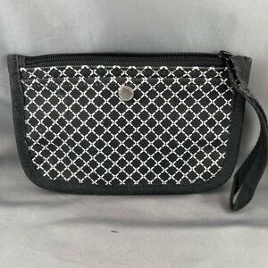 Black and White Patterned Women's Wristlet